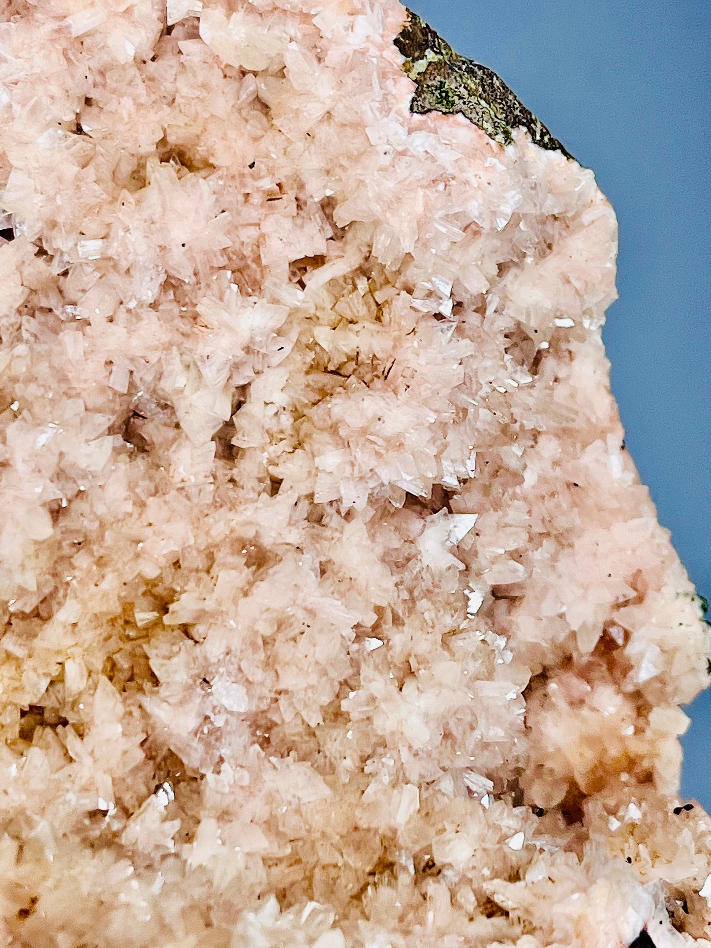 Scolecite with pink Heulandite