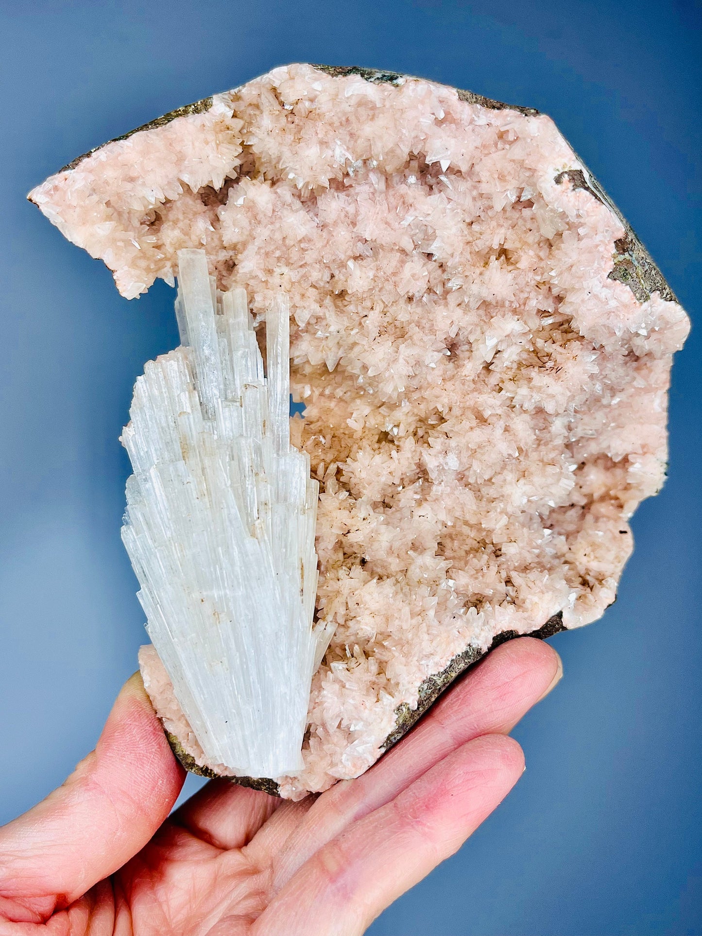 Scolecite with pink Heulandite