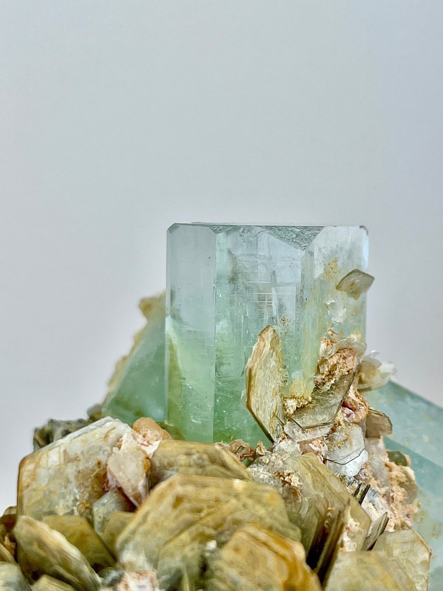 Aquamarine with mica