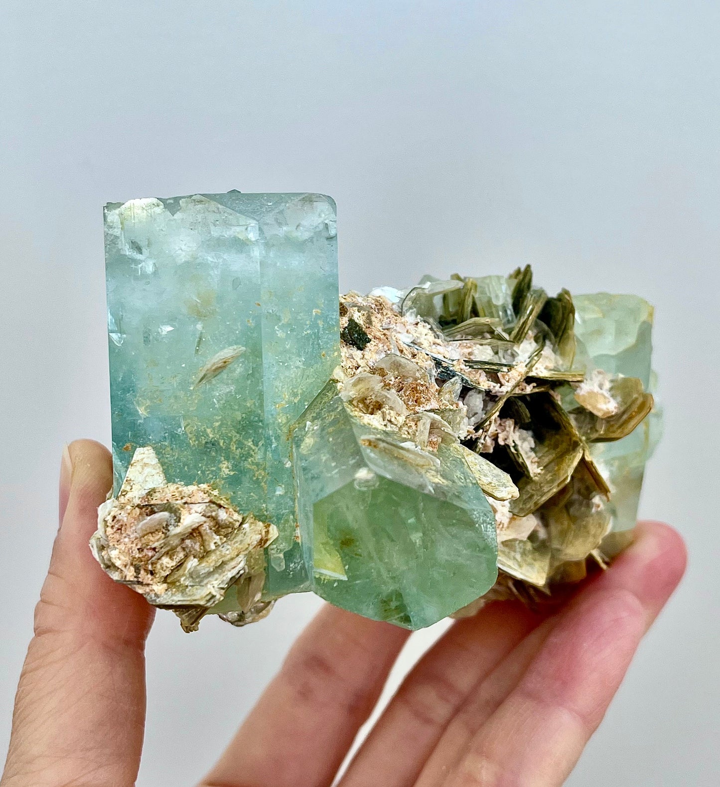Aquamarine with mica