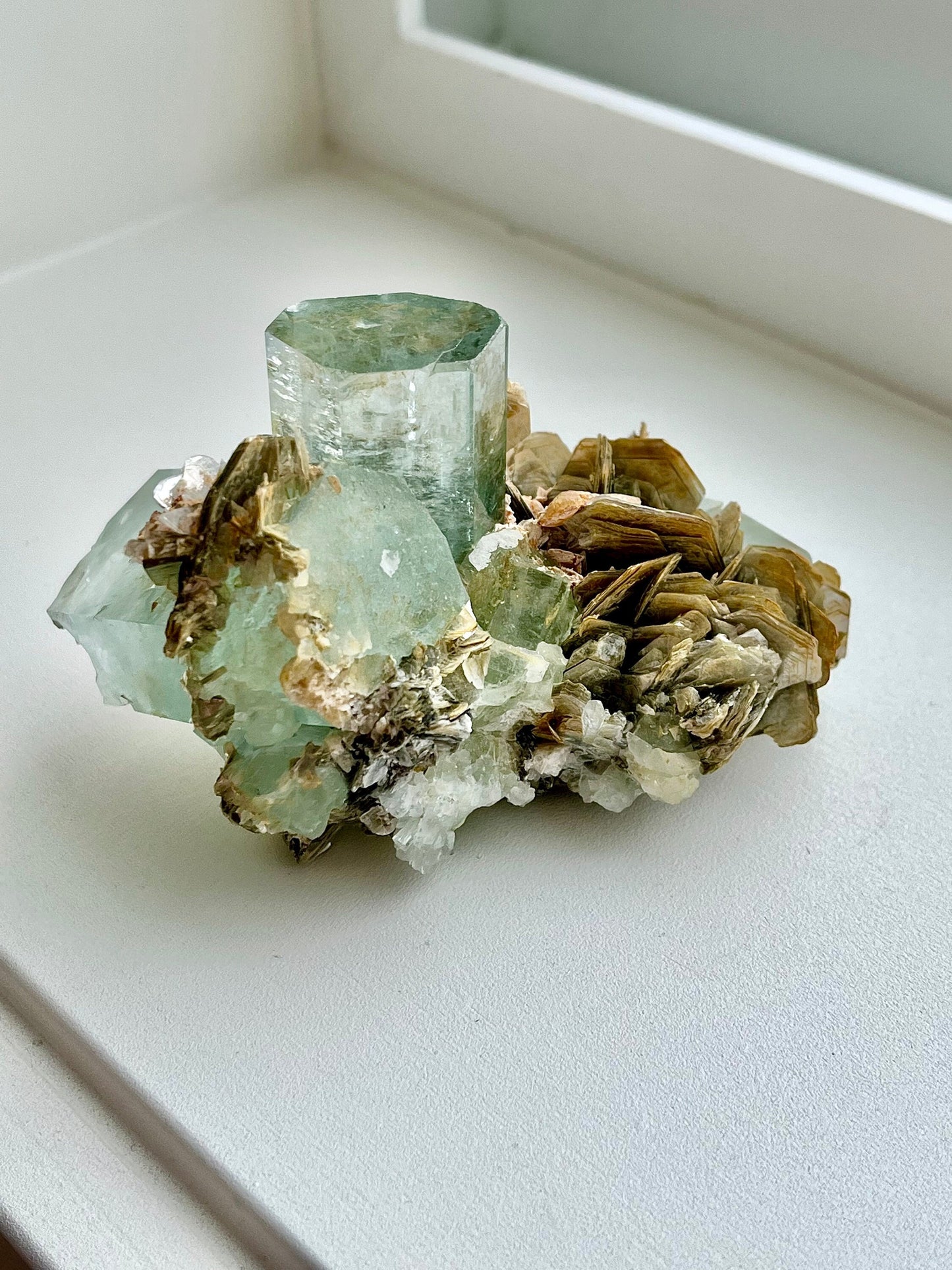 Aquamarine with mica