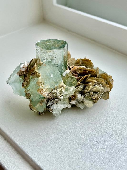 Aquamarine with mica