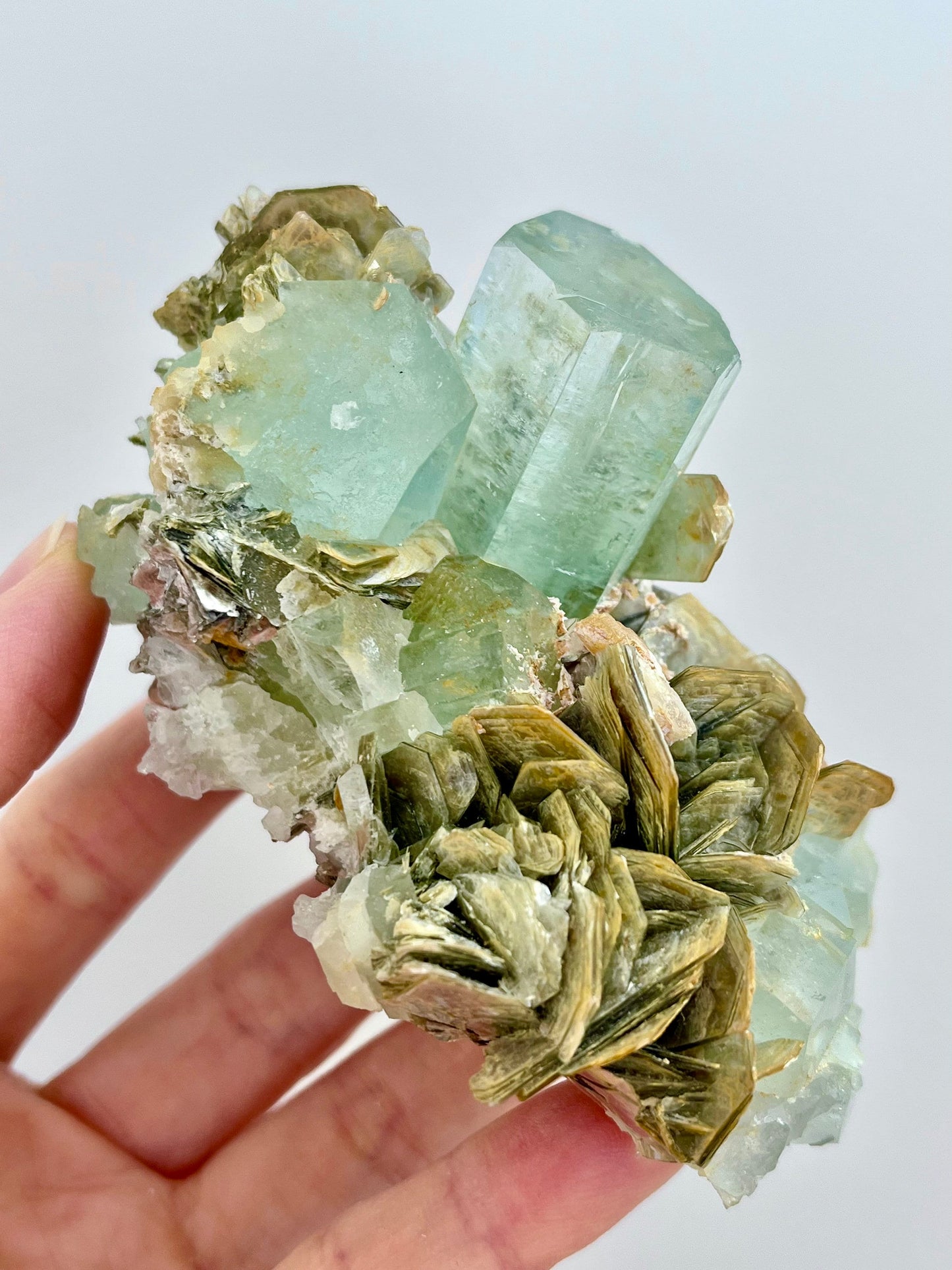 Aquamarine with mica