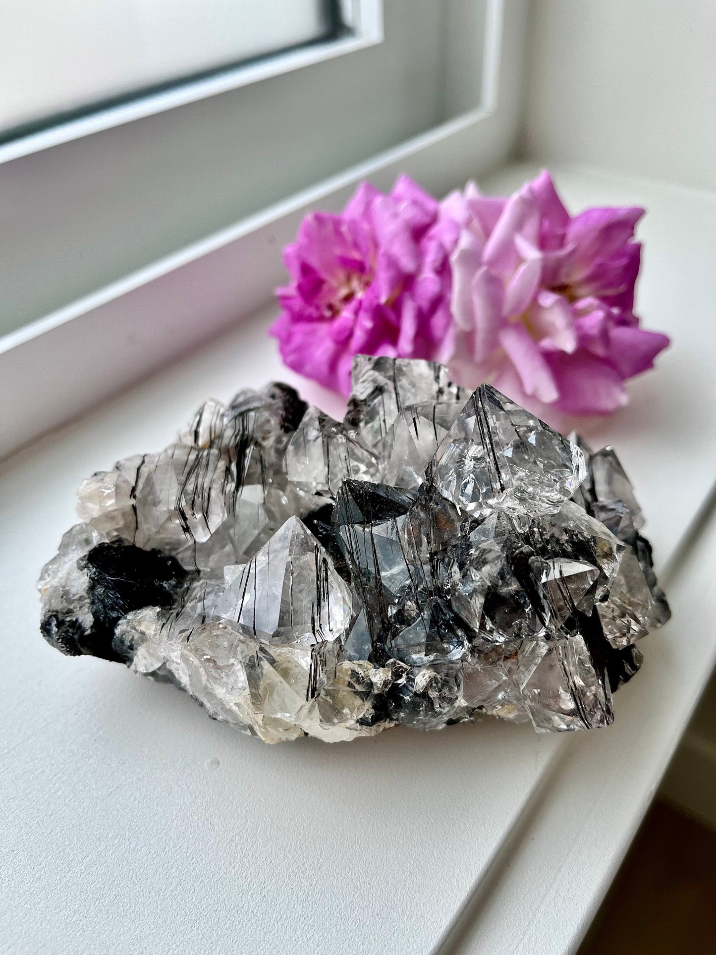 Diamond Quartz with Hematite Rosettes, Hematite deposit, Rainbow flash