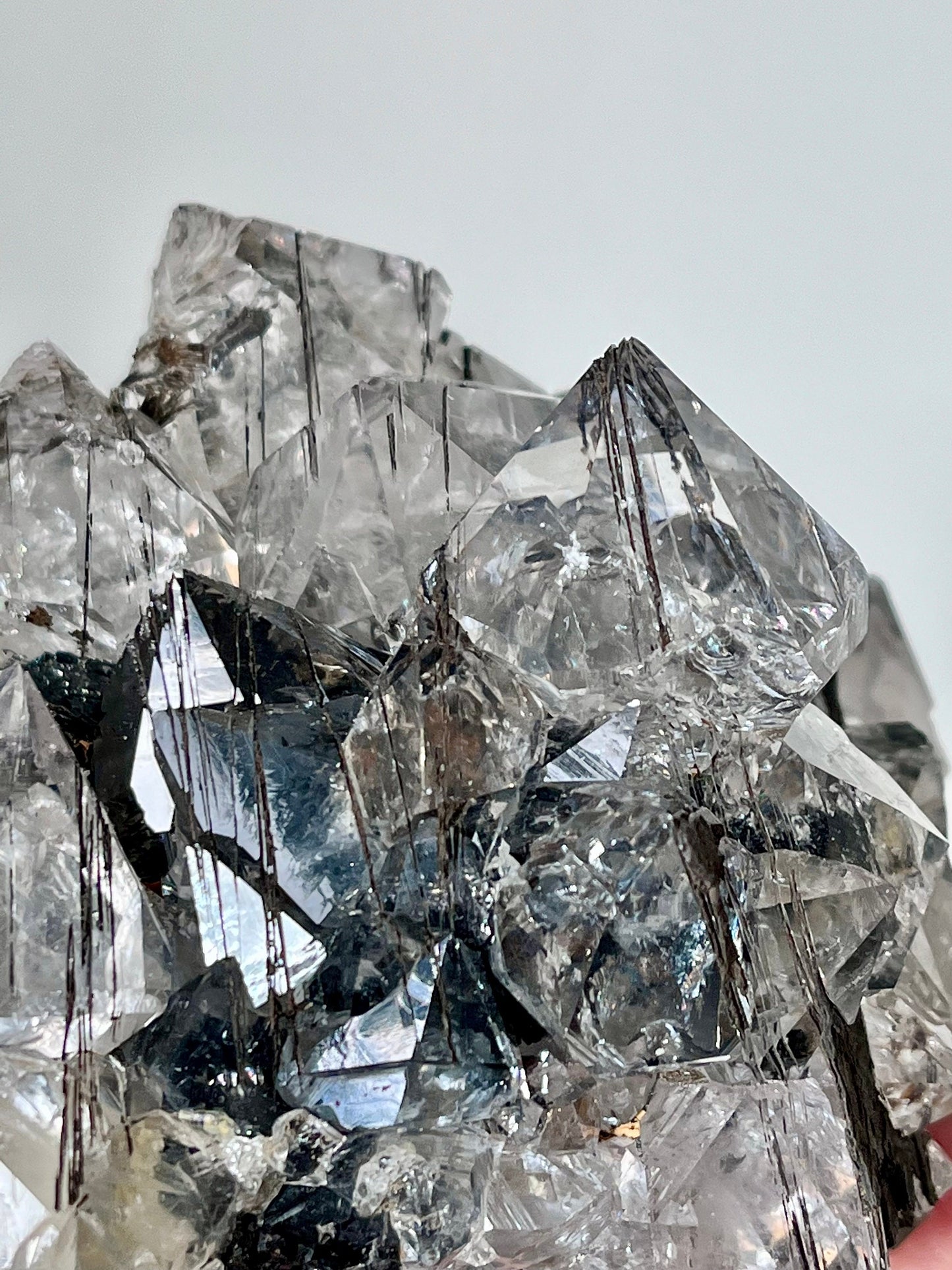 Diamond Quartz with Hematite Rosettes, Hematite deposit, Rainbow flash