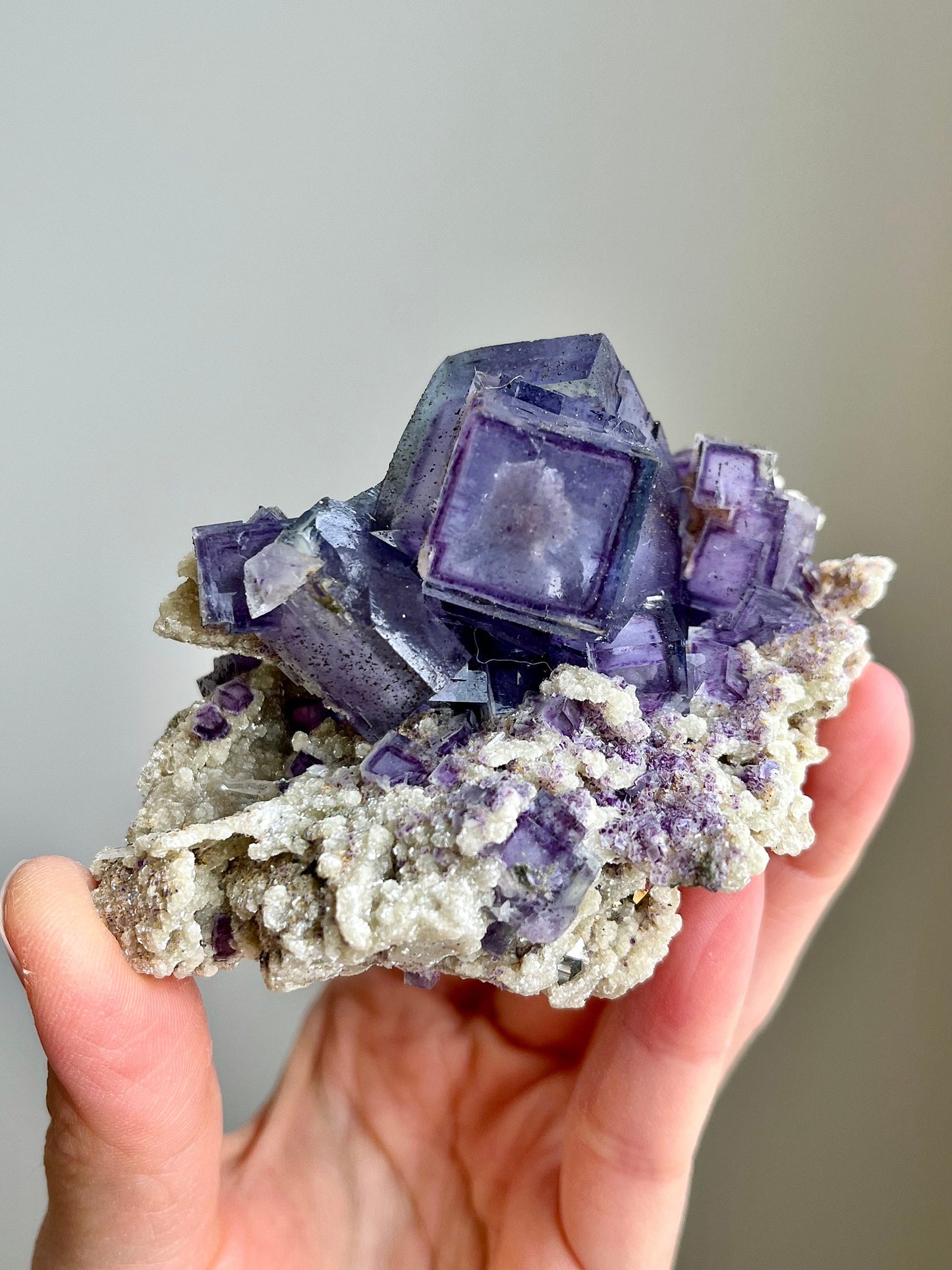 Colour-zoned Fluorite with Quartz & Mica, Record Keeper