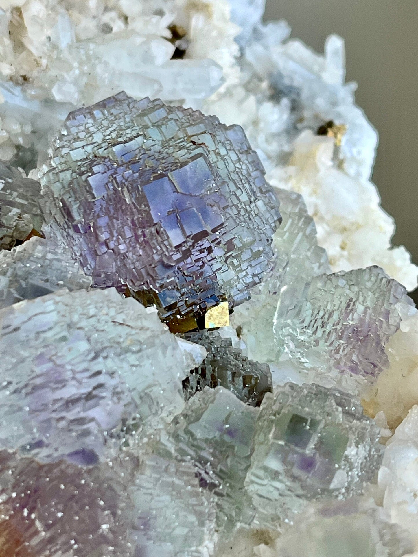 Shangbao Fluorite with Quartz, Pyrite, Calcite - Collectors piece - Mineral specimen, Crystals, Collection, Display piece