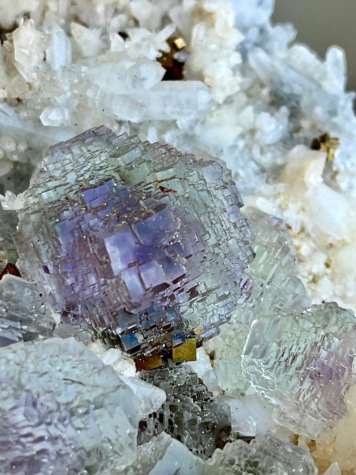 Shangbao Fluorite with Quartz, Pyrite, Calcite - Collectors piece - Mineral specimen, Crystals, Collection, Display piece