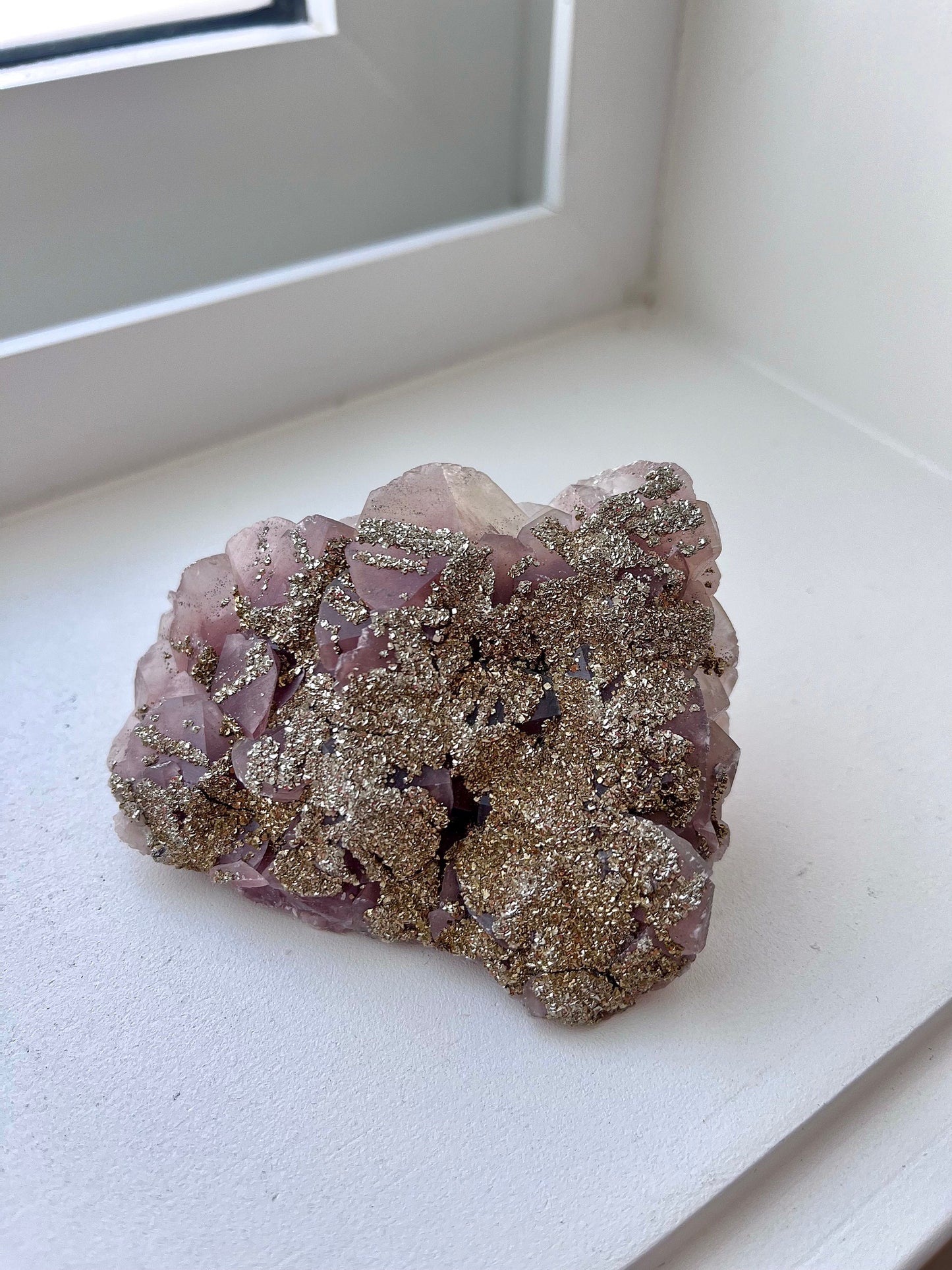 Fluorescent Pyrite-coated Calcite