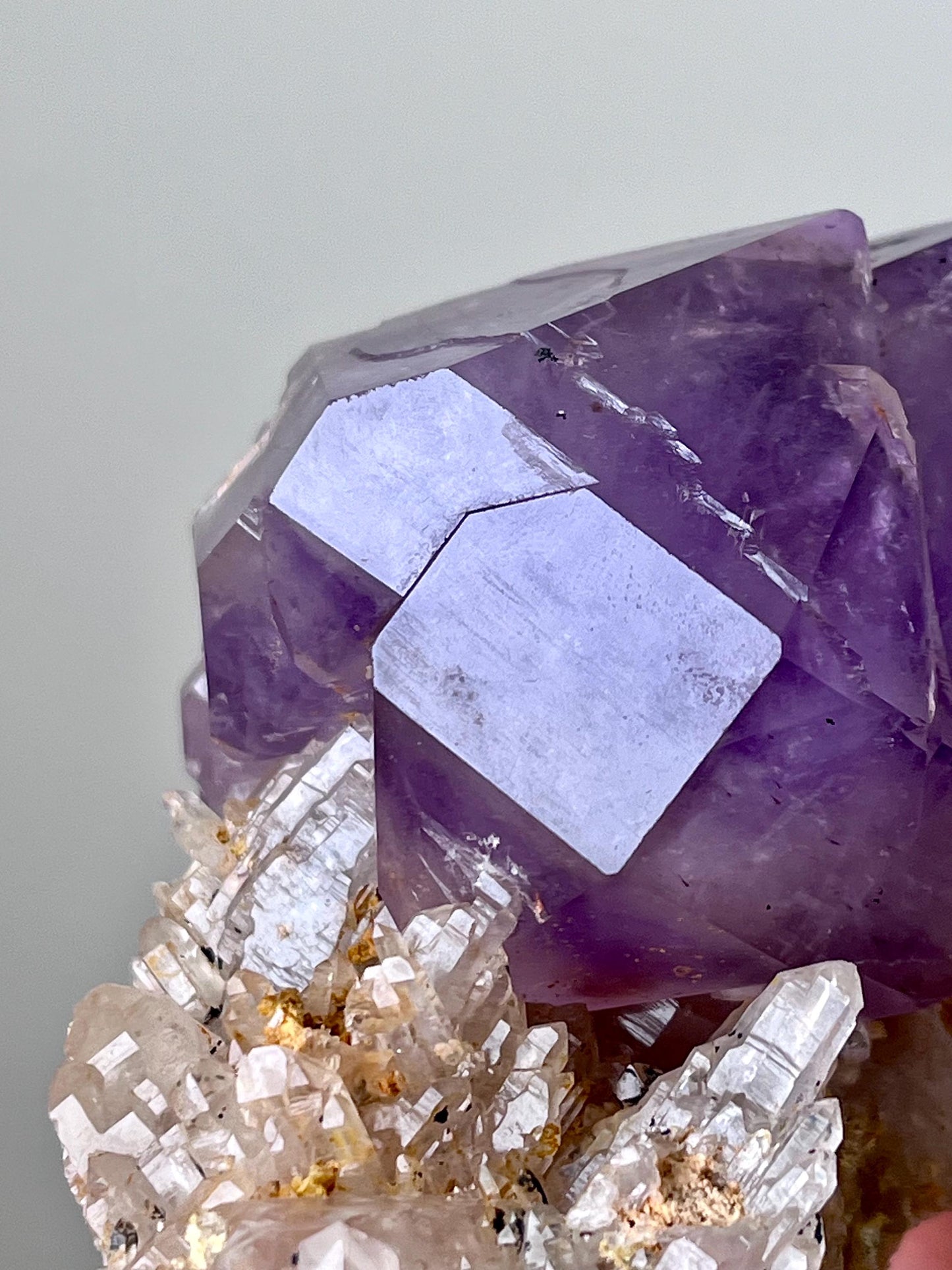 Amethyst with Quartz on matrix - Rainbow flash, Record keepers, DT points