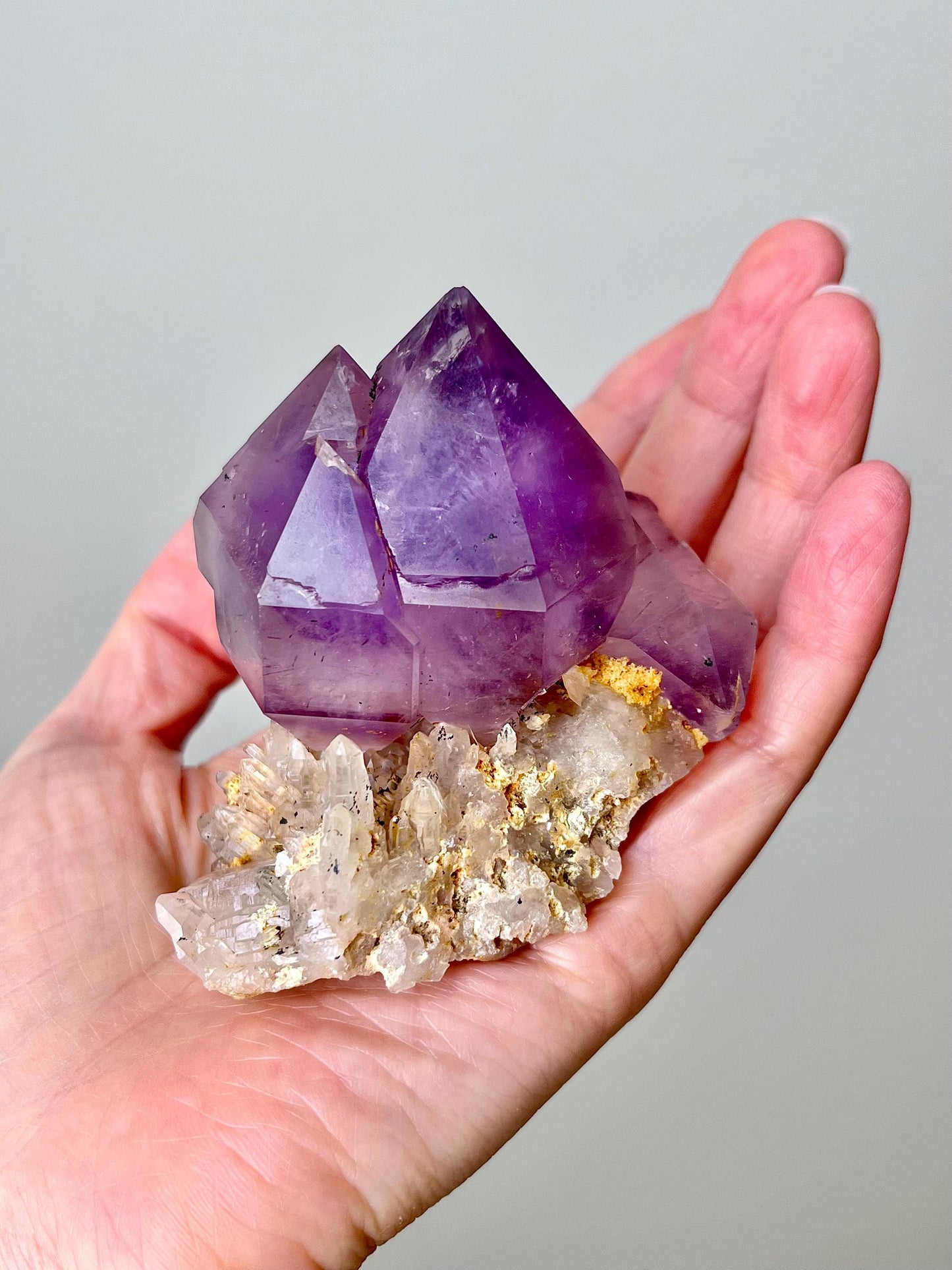 Amethyst with Quartz on matrix - Rainbow flash, Record keepers, DT points