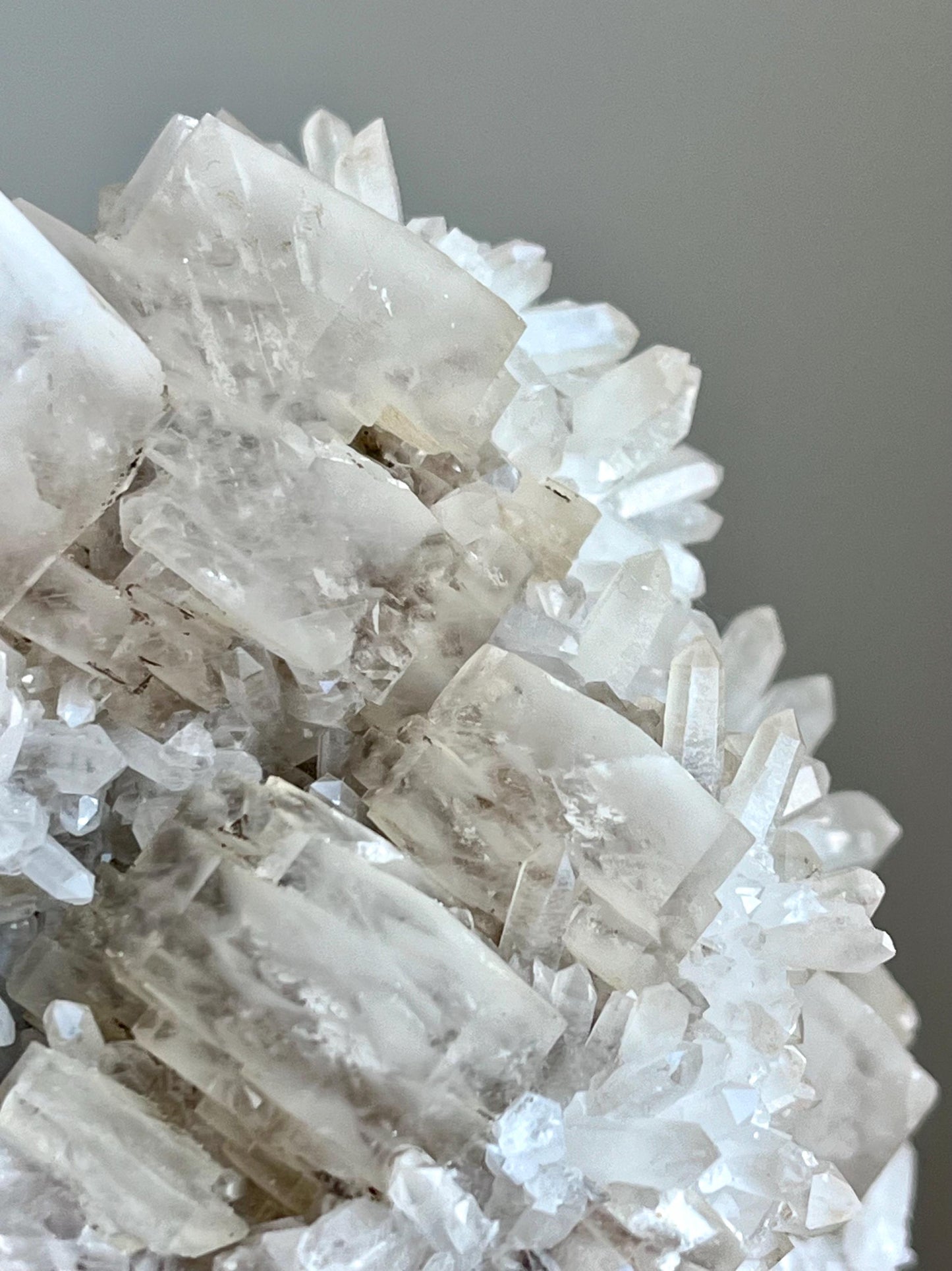 Fluorescent Calcite with Quartz