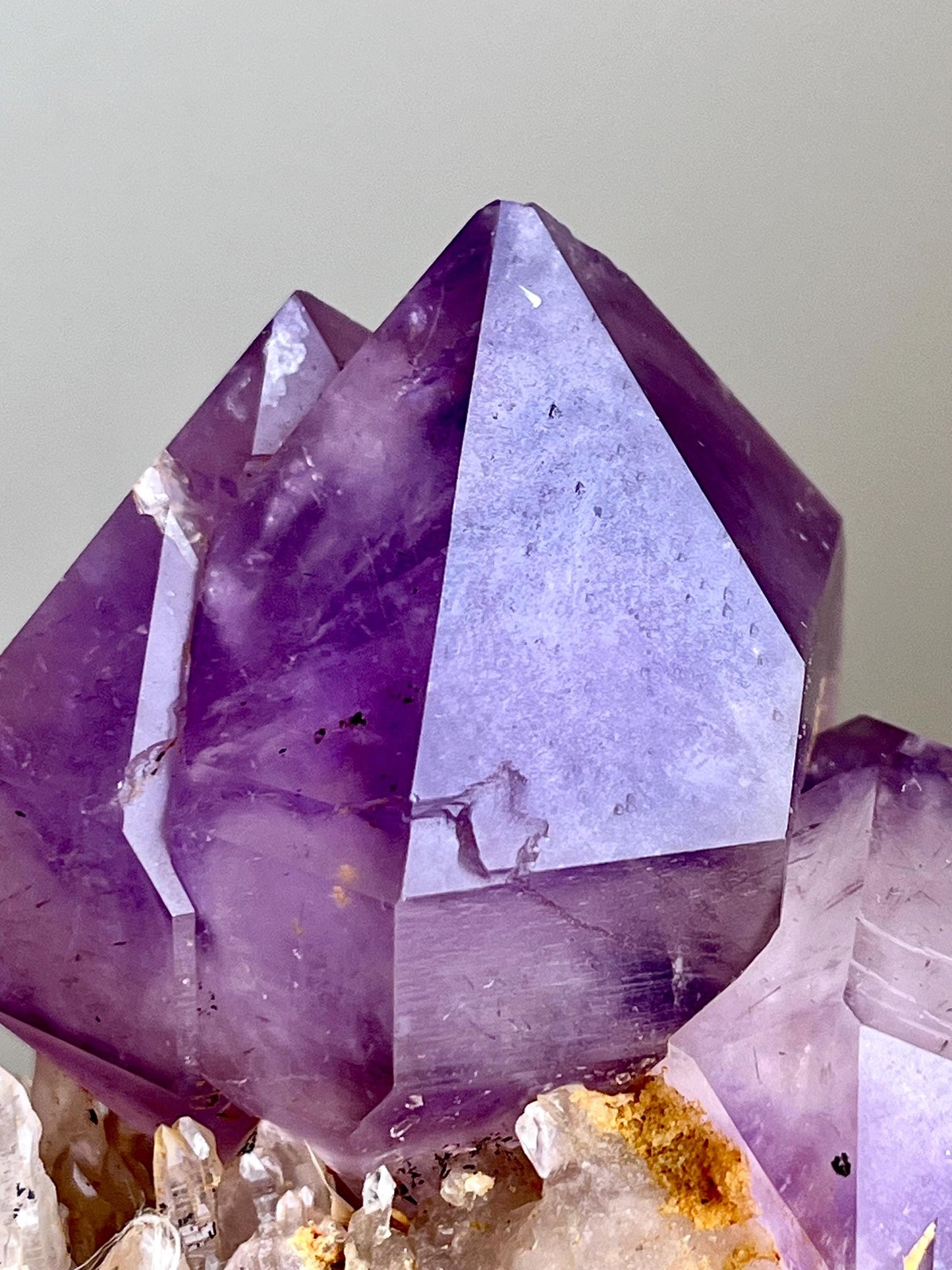 Amethyst with Quartz on matrix - Rainbow flash, Record keepers, DT points