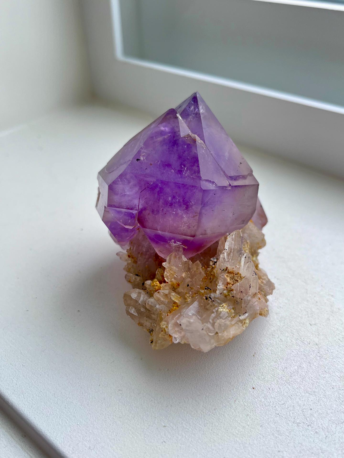 Amethyst with Quartz on matrix - Rainbow flash, Record keepers, DT points