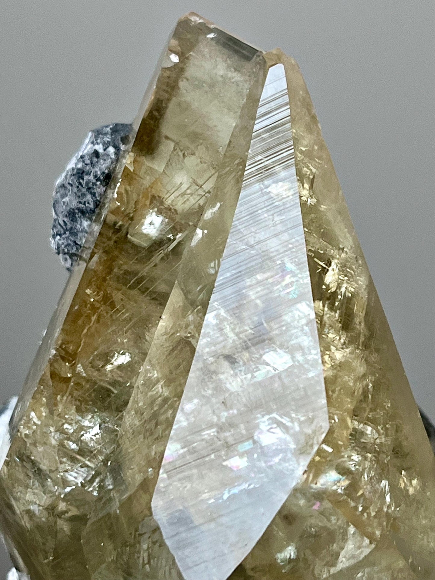 High Grade Fluorescent Yellow Calcite