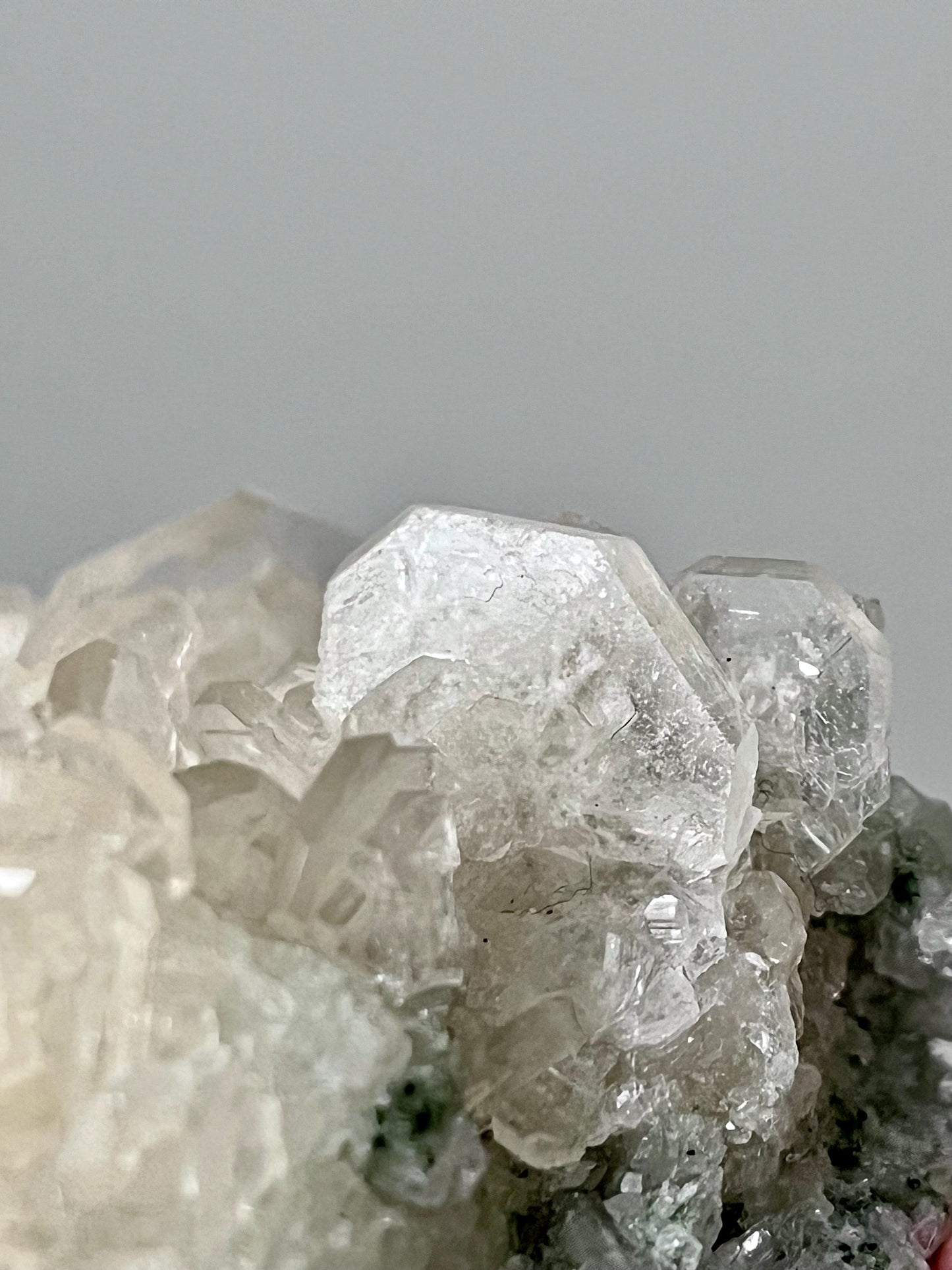 Glassy Baryte with Dolomite and Quartz