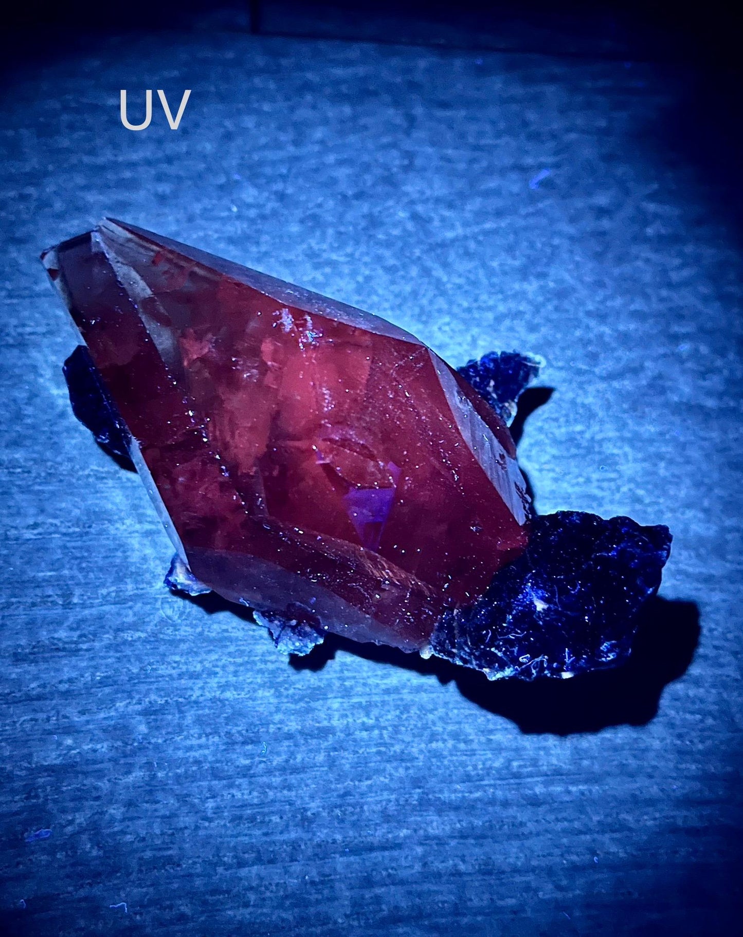 High Grade Fluorescent Yellow Calcite