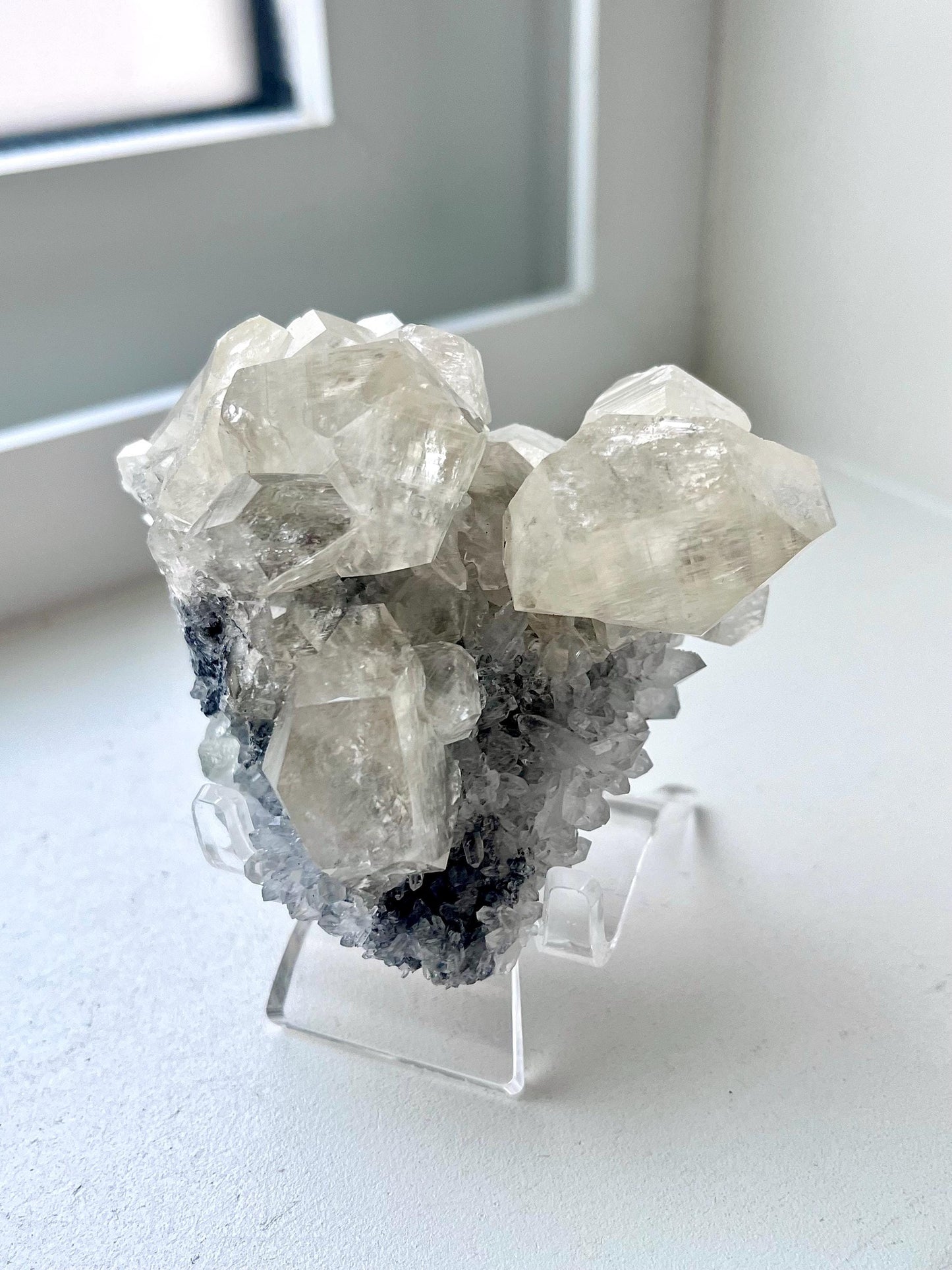 Fluorescent Yellow Diamond Calcite with Quartz