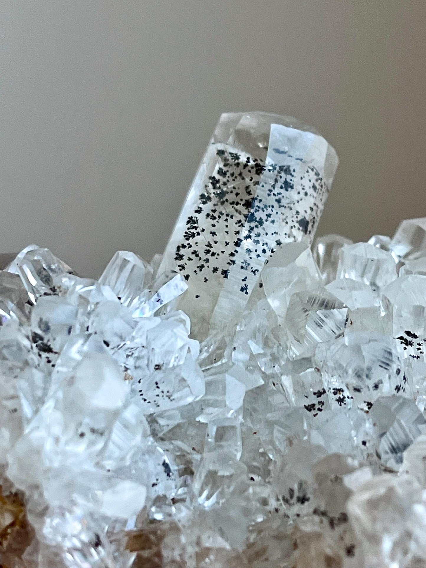 High Grade Columnar Calcite with Inclusions