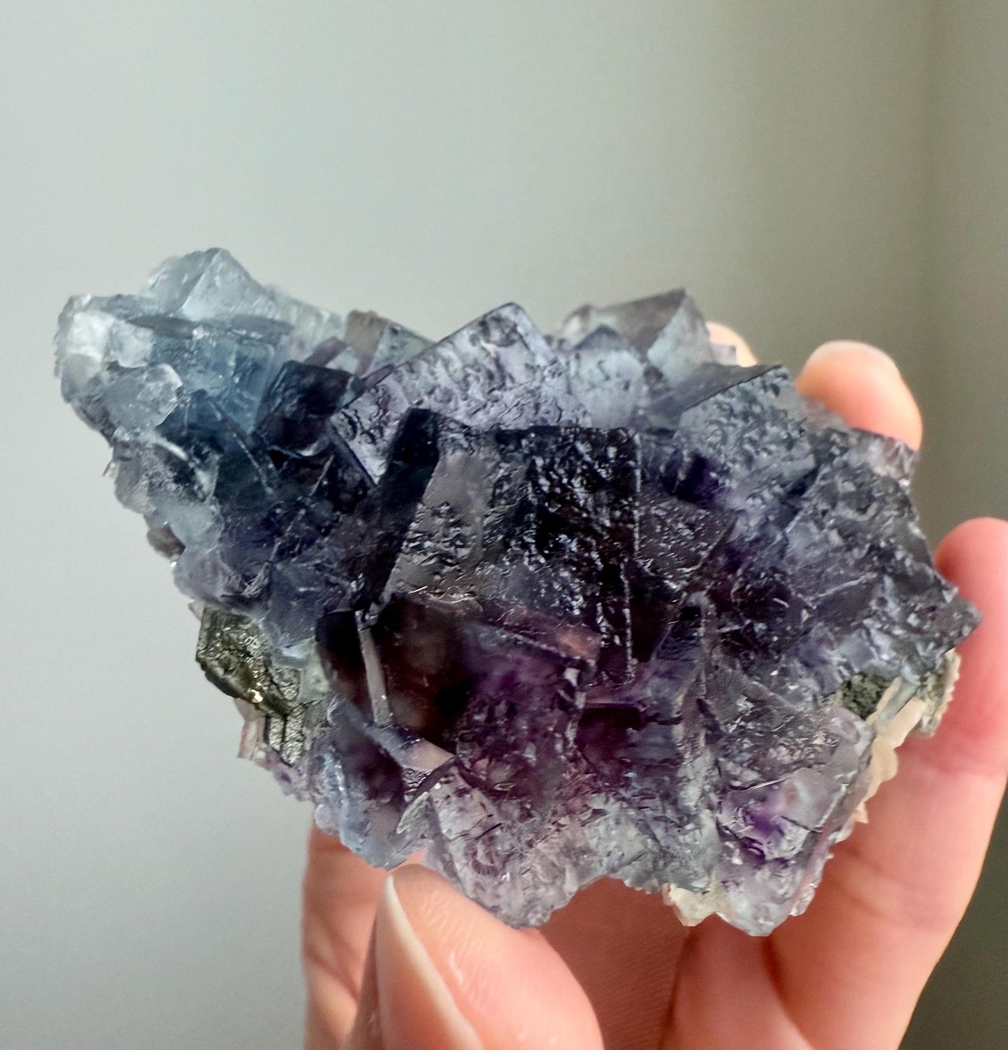 Dissolution Fluorite with Chlorite, Siderite & Arsenopyrite