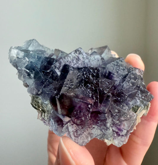 Dissolution Fluorite with Chlorite, Siderite & Arsenopyrite