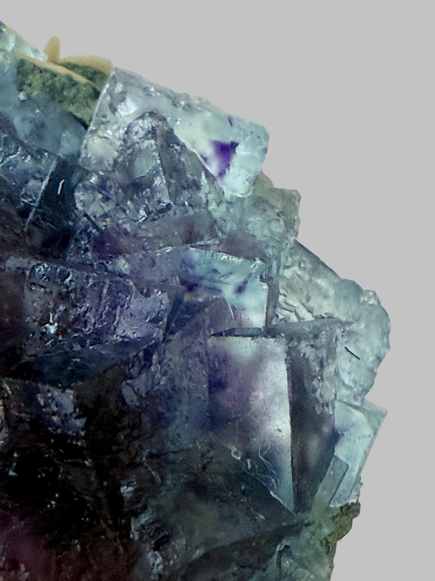 Dissolution Fluorite with Chlorite, Siderite & Arsenopyrite