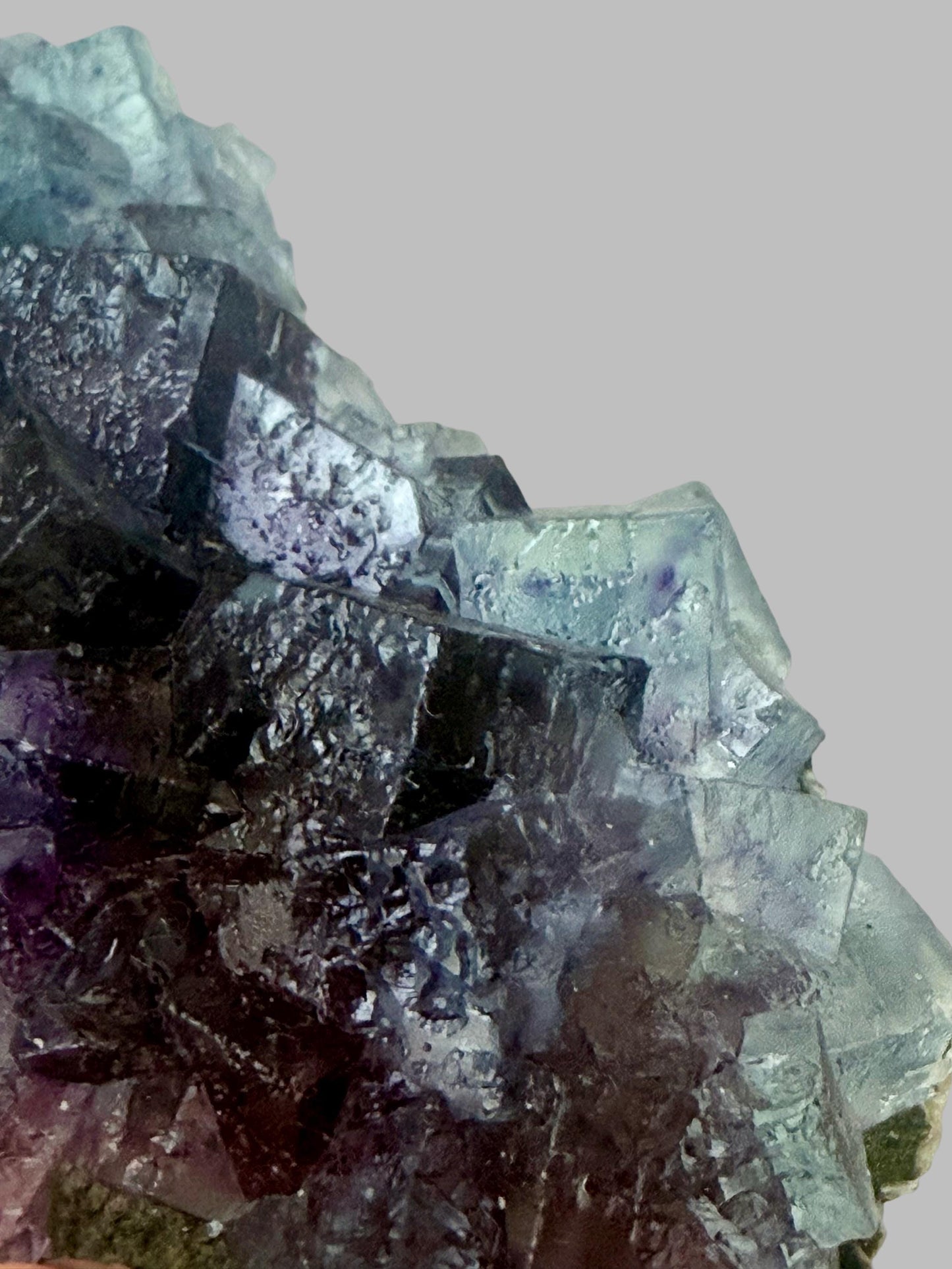 Dissolution Fluorite with Chlorite, Siderite & Arsenopyrite