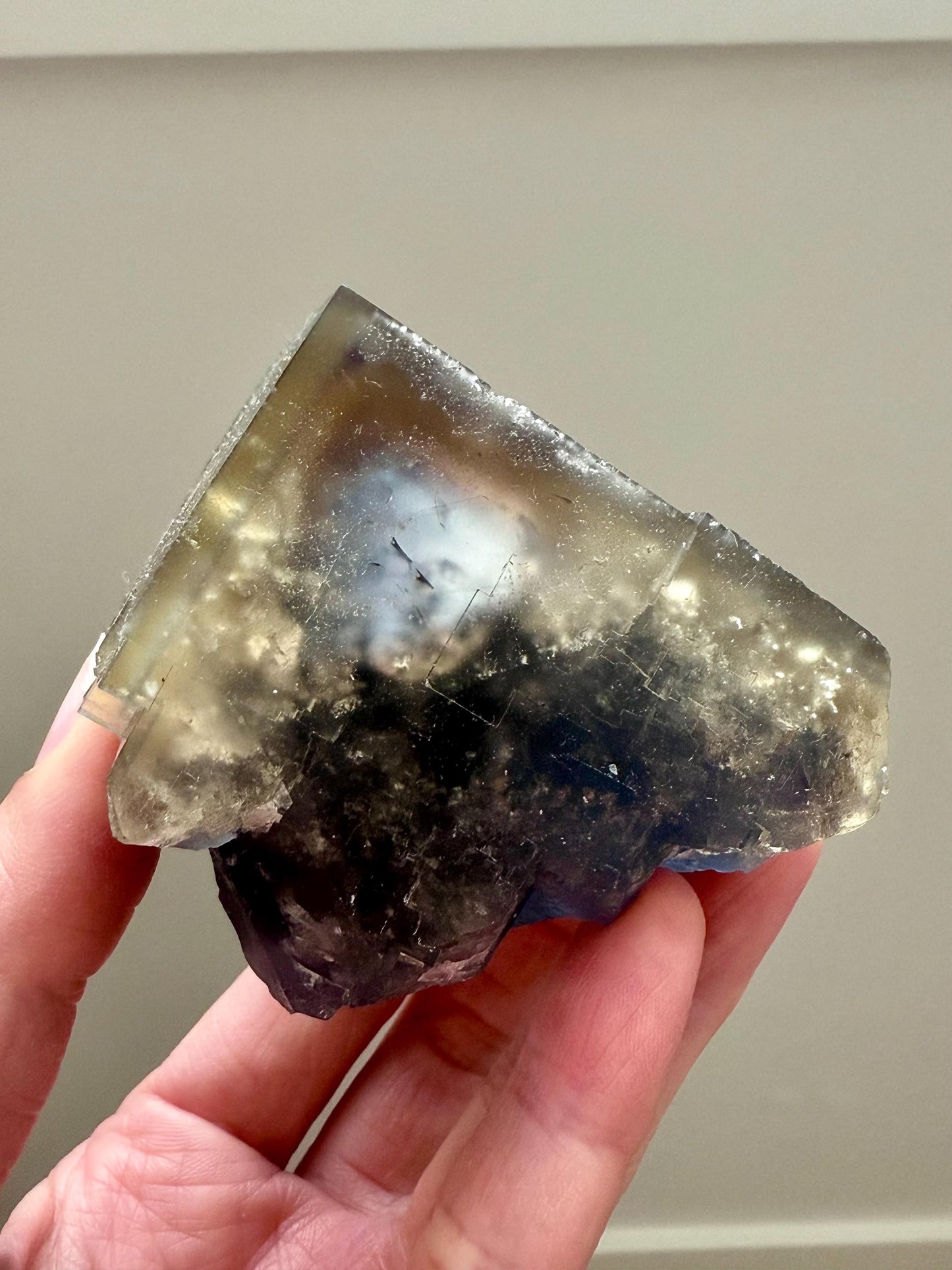 Colour-zoned Fluorite