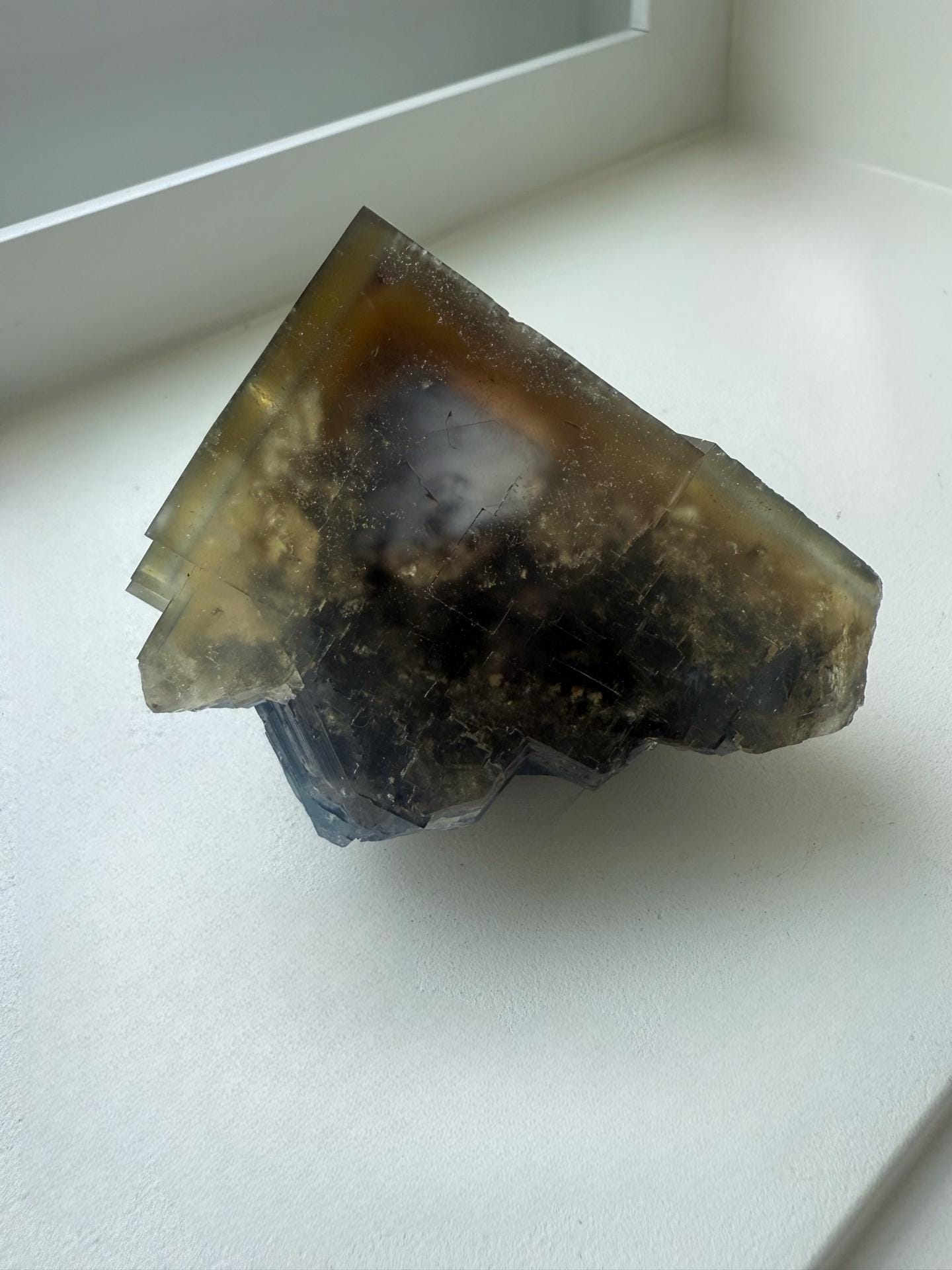 Colour-zoned Fluorite