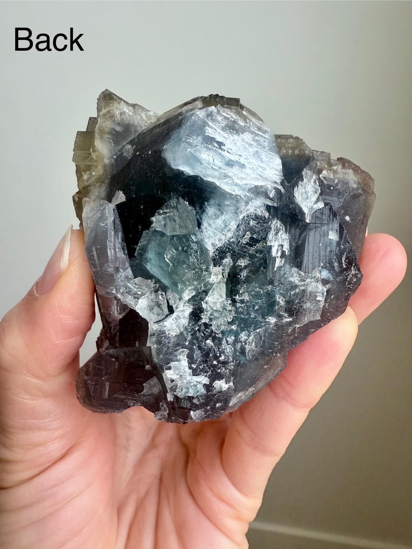 Colour-zoned Fluorite