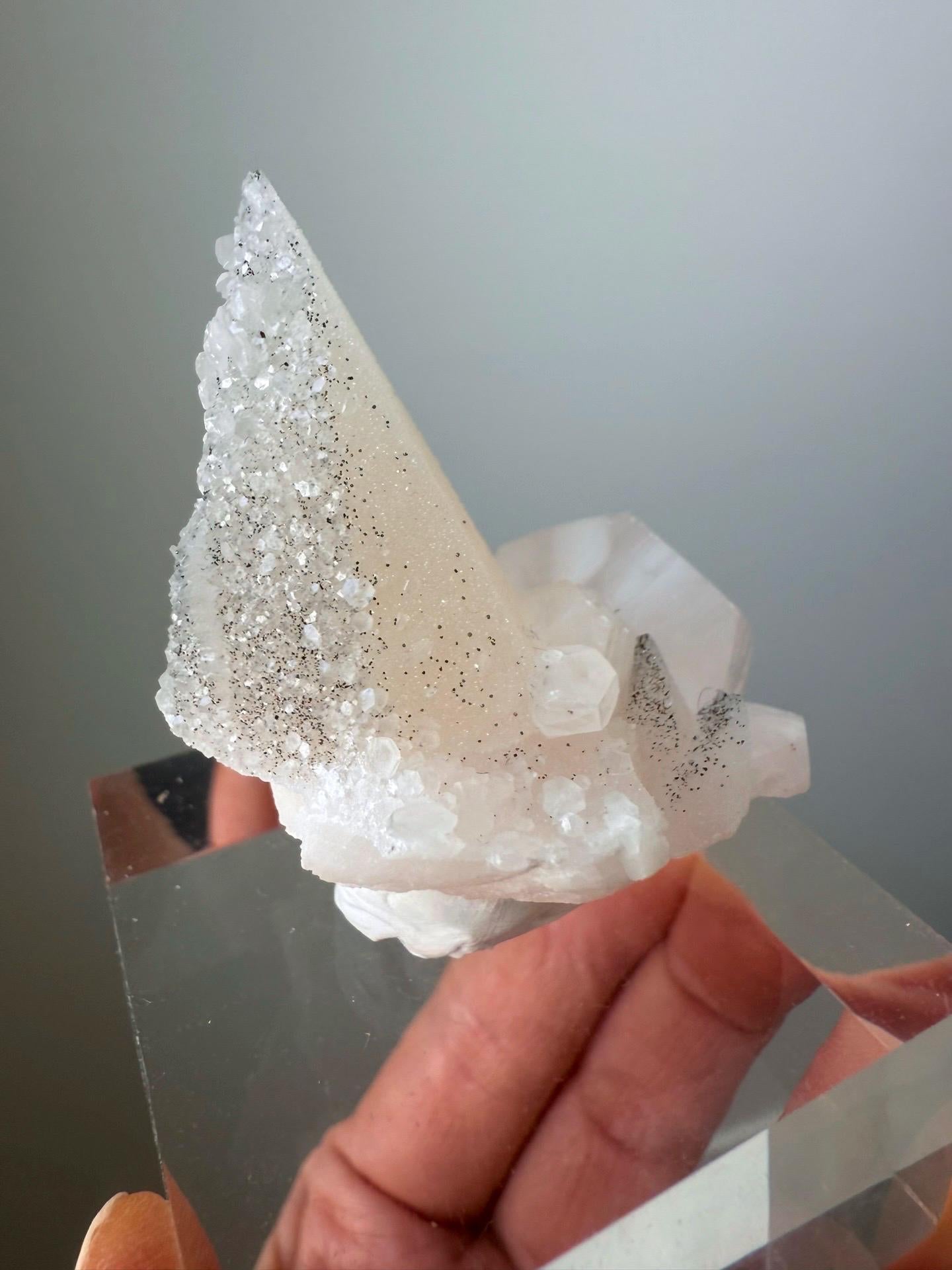 Sugar calcite