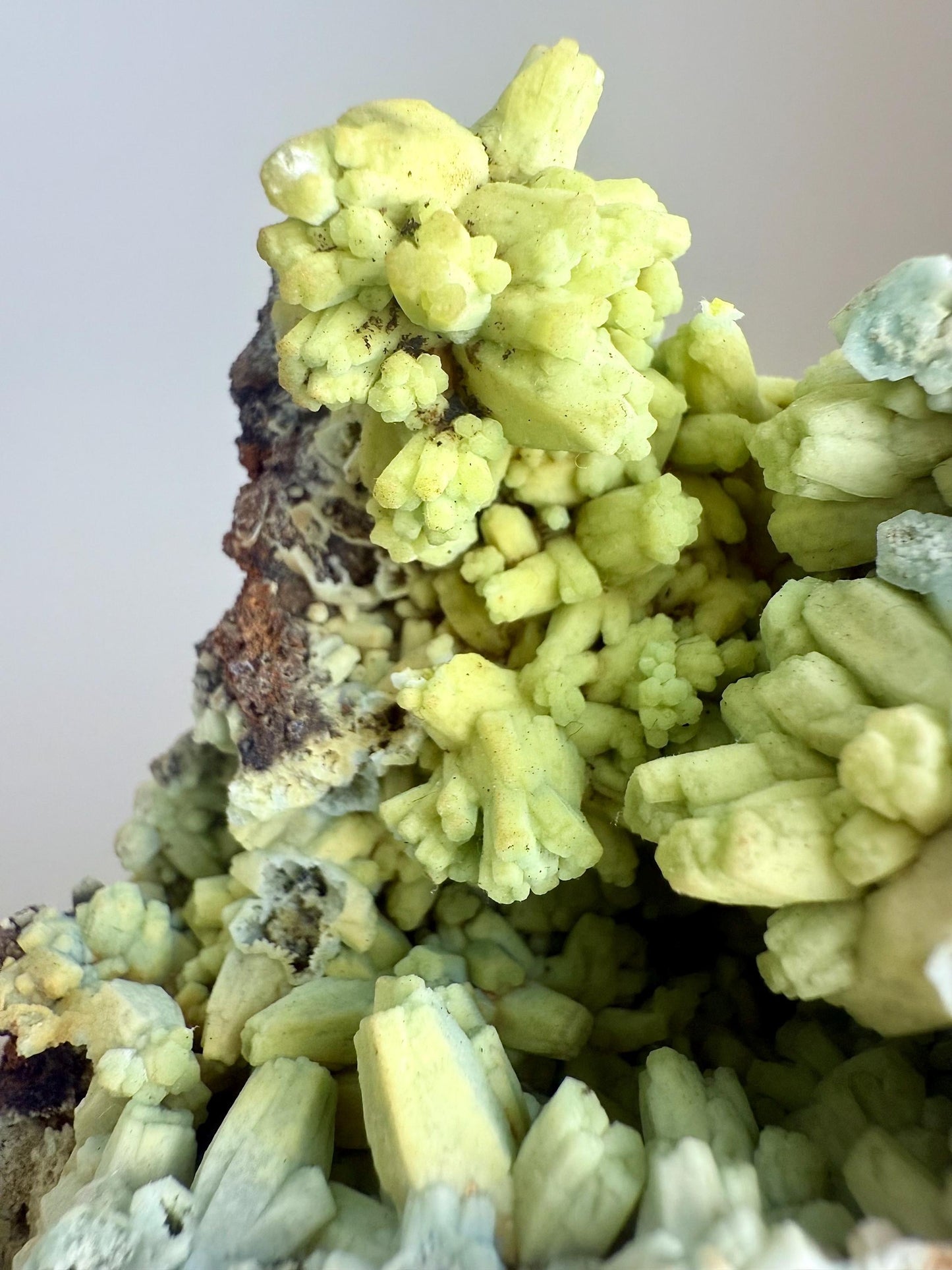 Plumbogummite after Pyromorphite - Double Sided