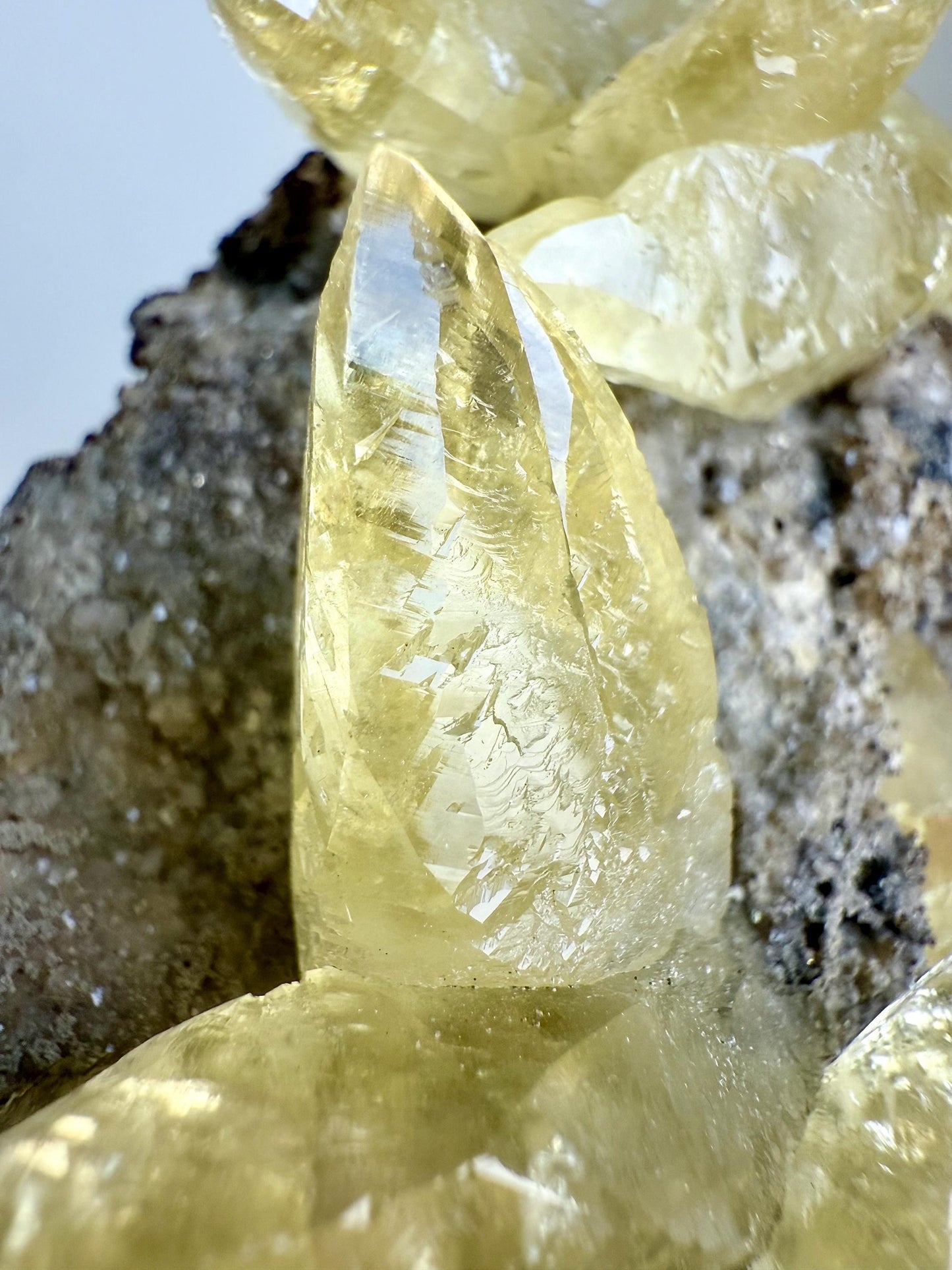 Sweetwater Calcite on Druzy matrix - DT, Rainbow Flash