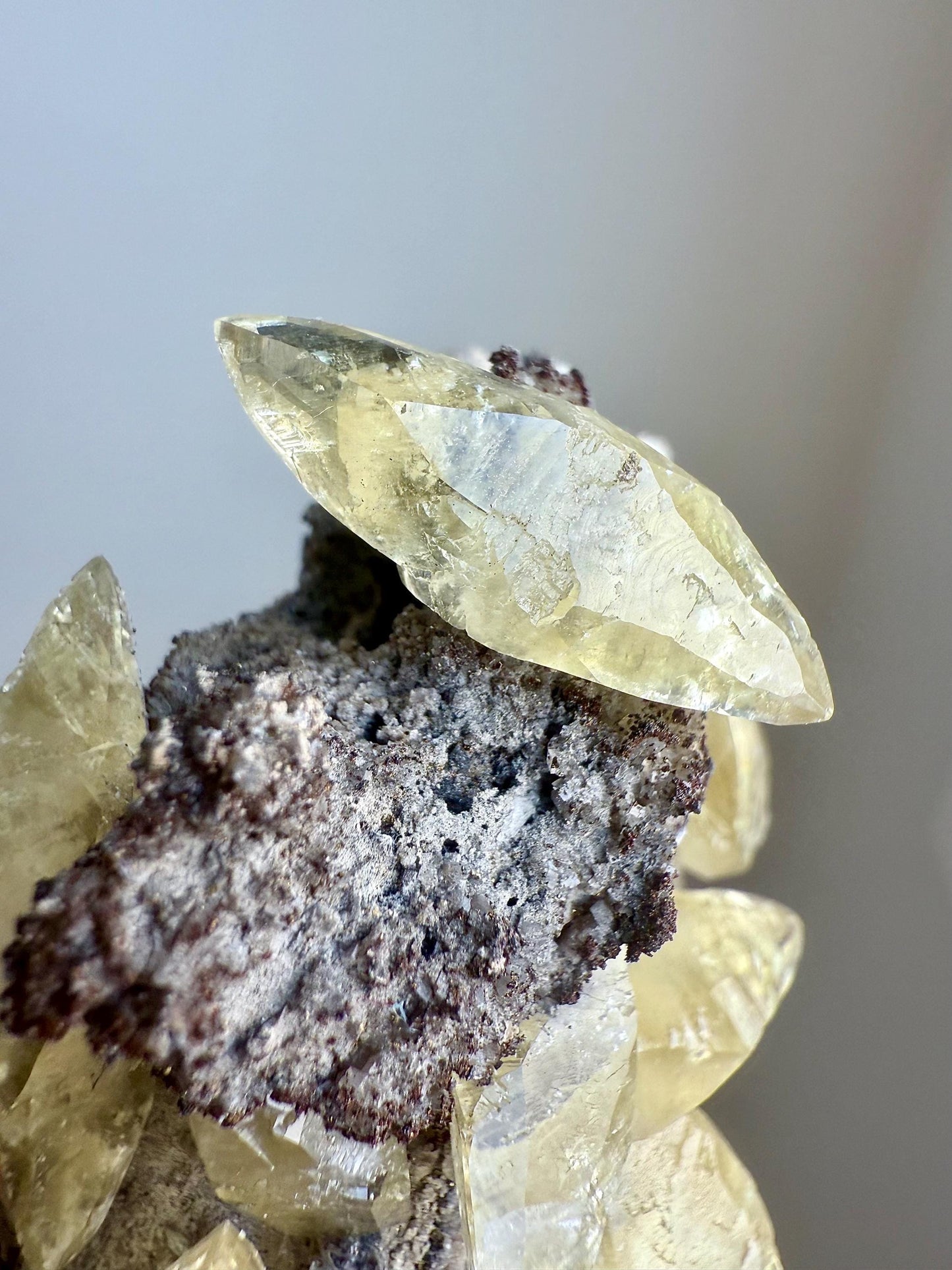 Sweetwater Calcite on Druzy matrix - DT, Rainbow Flash