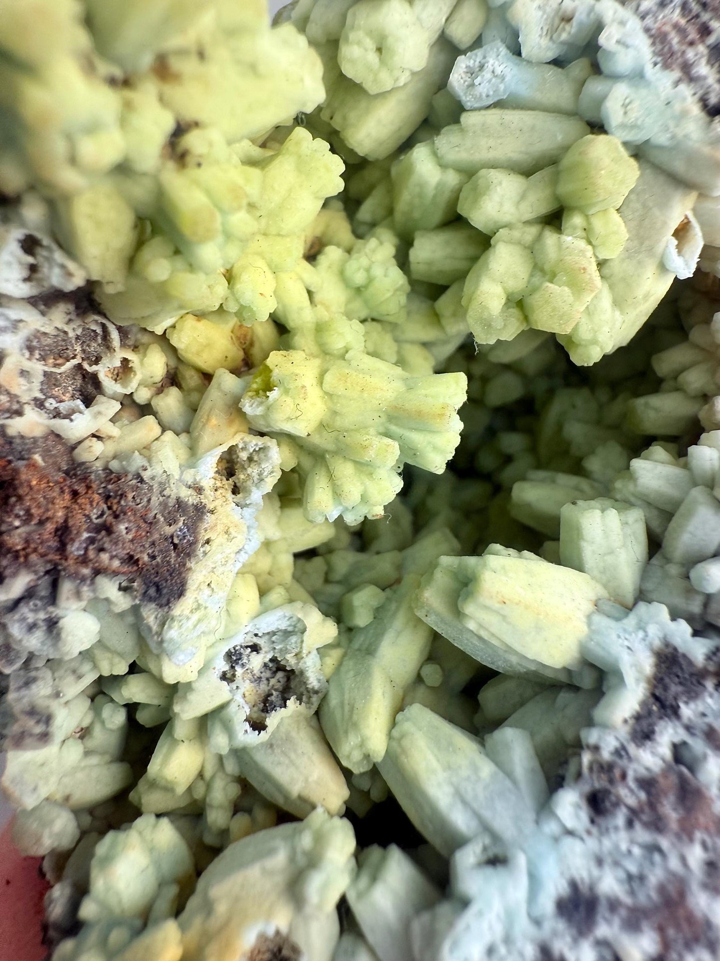 Plumbogummite after Pyromorphite - Double Sided
