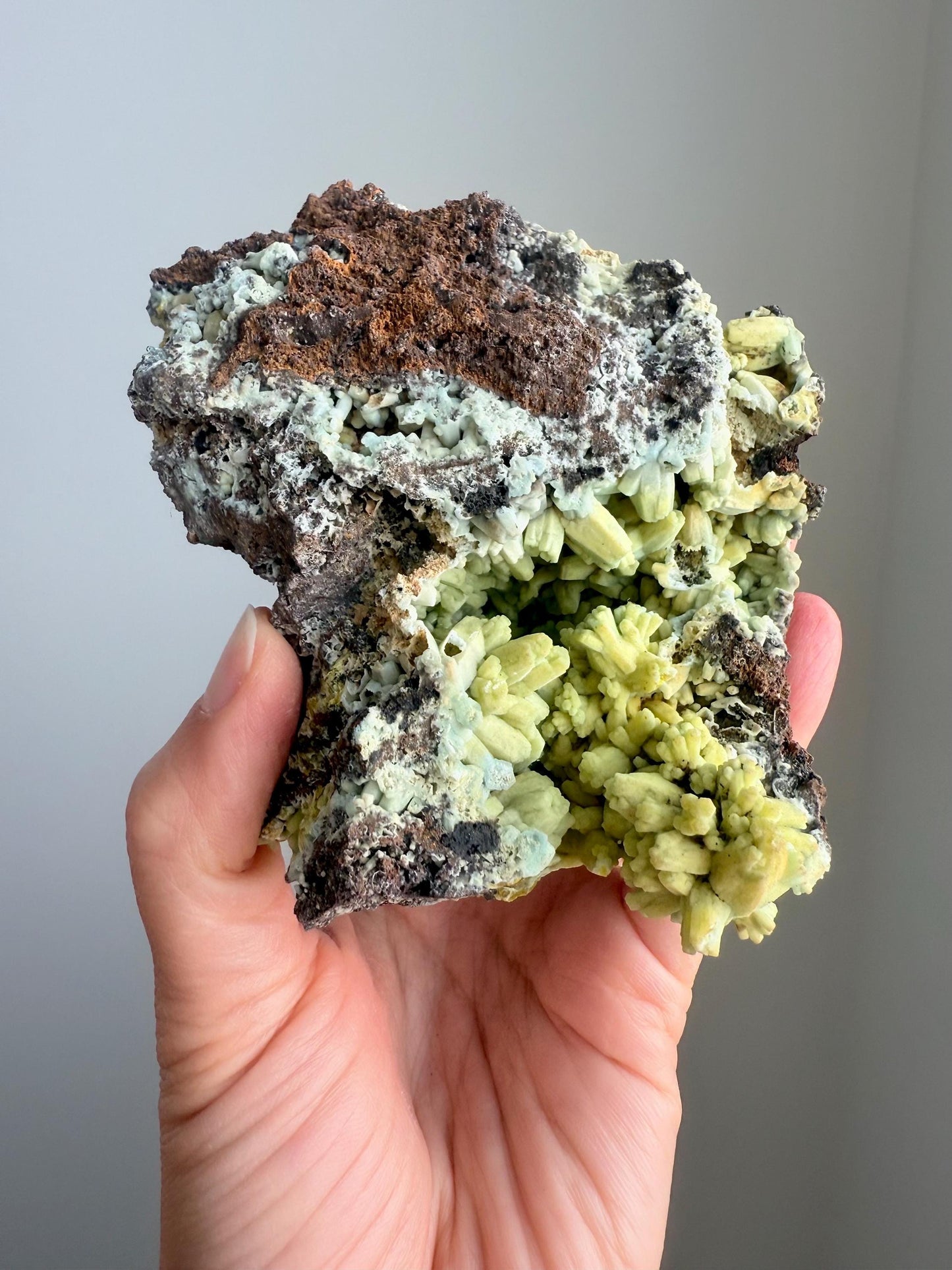 Plumbogummite after Pyromorphite - Double Sided