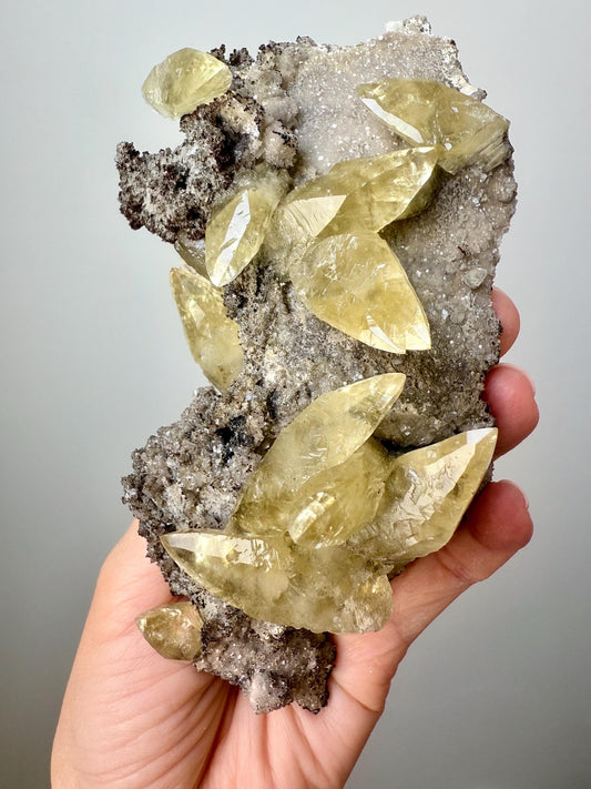 Sweetwater Calcite on Druzy matrix - DT, Rainbow Flash