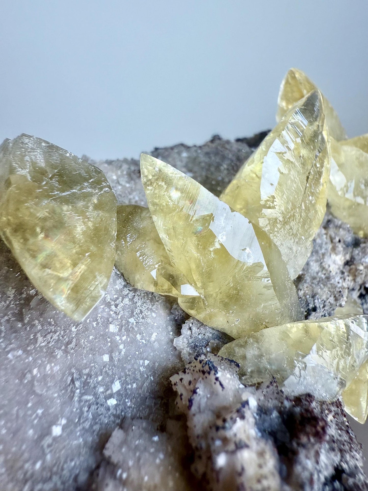 Sweetwater Calcite on Druzy matrix - DT, Rainbow Flash